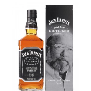 Бурбон США Jack Daniel's Дістілер 40% 0.7 л [5099873008454]